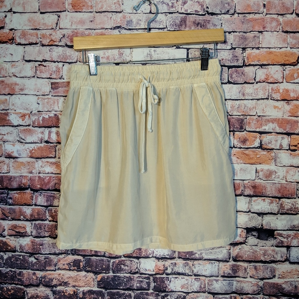 Hard Tail cream skirt size small